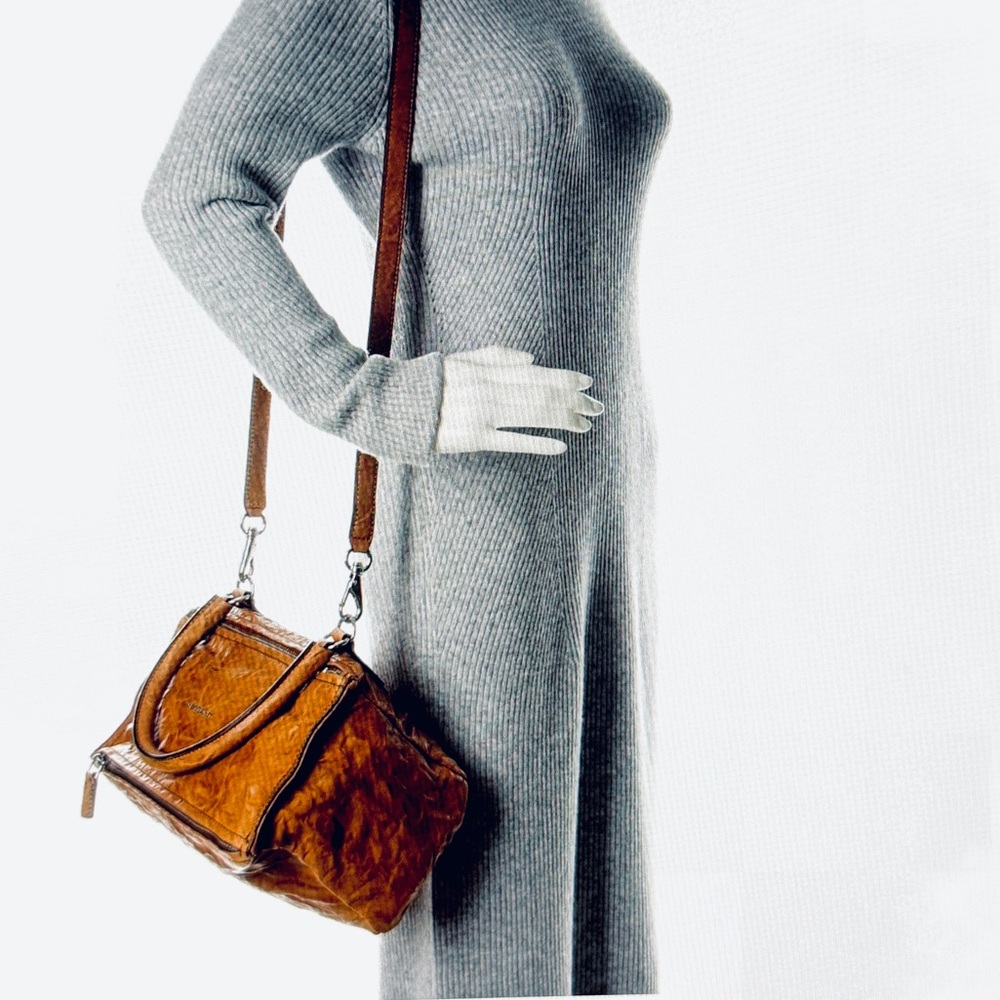 Givenchy Small Pepe Pandora tumbled sheepskin bag in Cigare - Picture 15 of 16